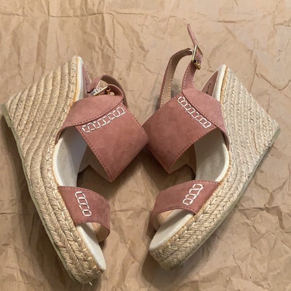 Qupid Wedge - Picture 2 of 3